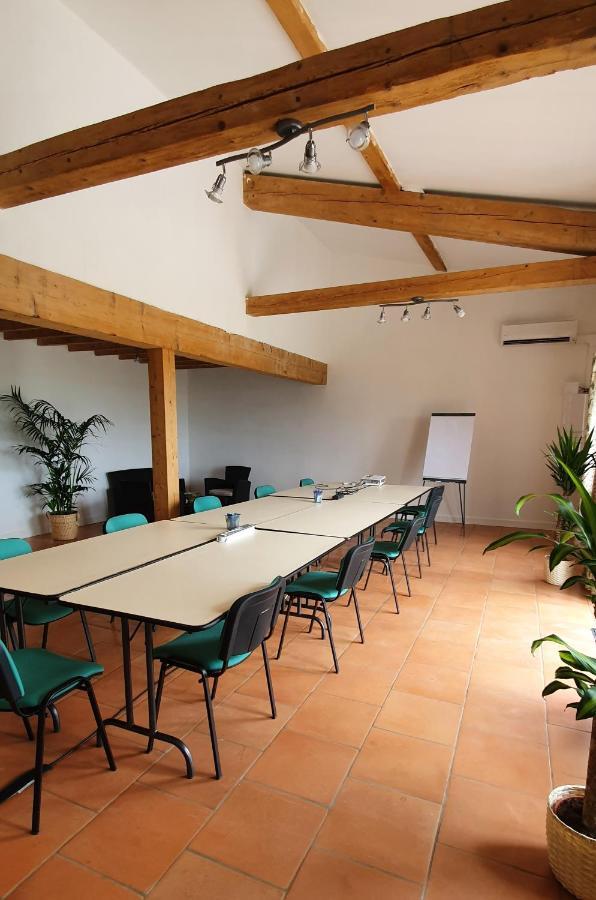 Domaine D'En Naudet Bed & Breakfast Teyssode Bagian luar foto